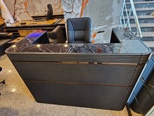 Empfangstresen, Empfangstheke